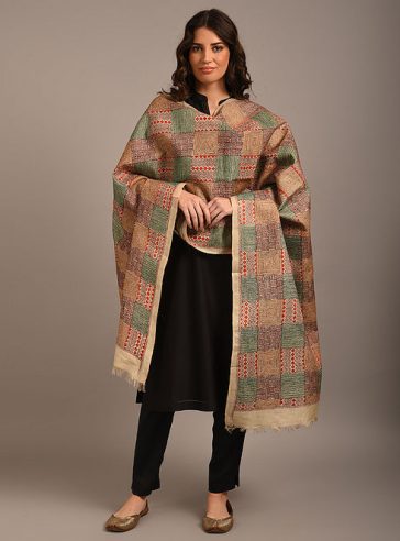Aesthetically gridded- Kantha embroidered on pure Tussar Silk Orna