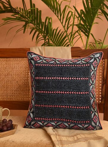 Phool aar teer- Kantha embroidered Cotton cushion cover 18"x18" (inches)