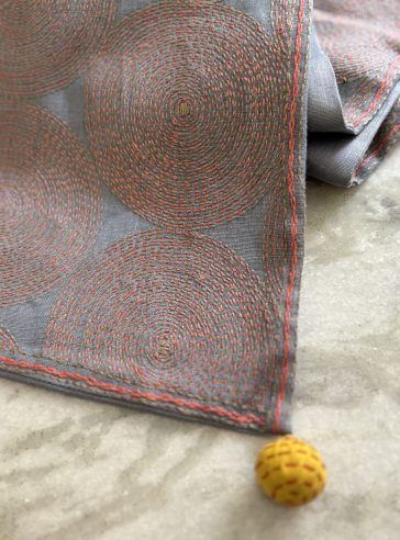 Circle Grey - Kantha table runner