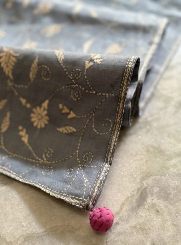 Kantha Creepers Grey - Kantha table runner