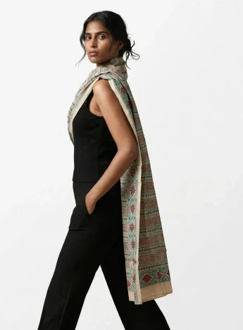 Squares & floral pattern- Kantha silk stole - New