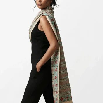 Squares & floral pattern- Kantha silk stole - New